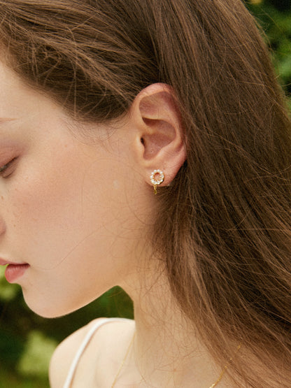 Vivienne Stub Pearl Earrings - MOUSAI