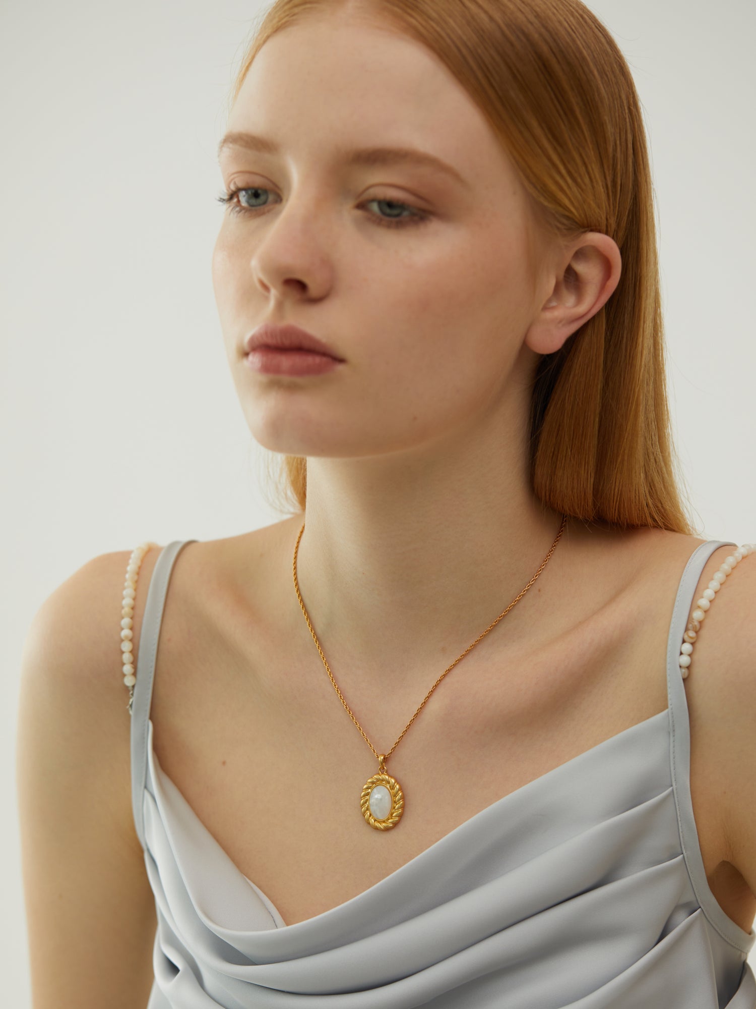 Hera Oval Gemstone Pendant Necklace - MOUSAI