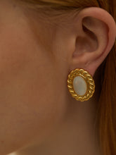 Hera Gemstone Pendant Earrings - MOUSAI